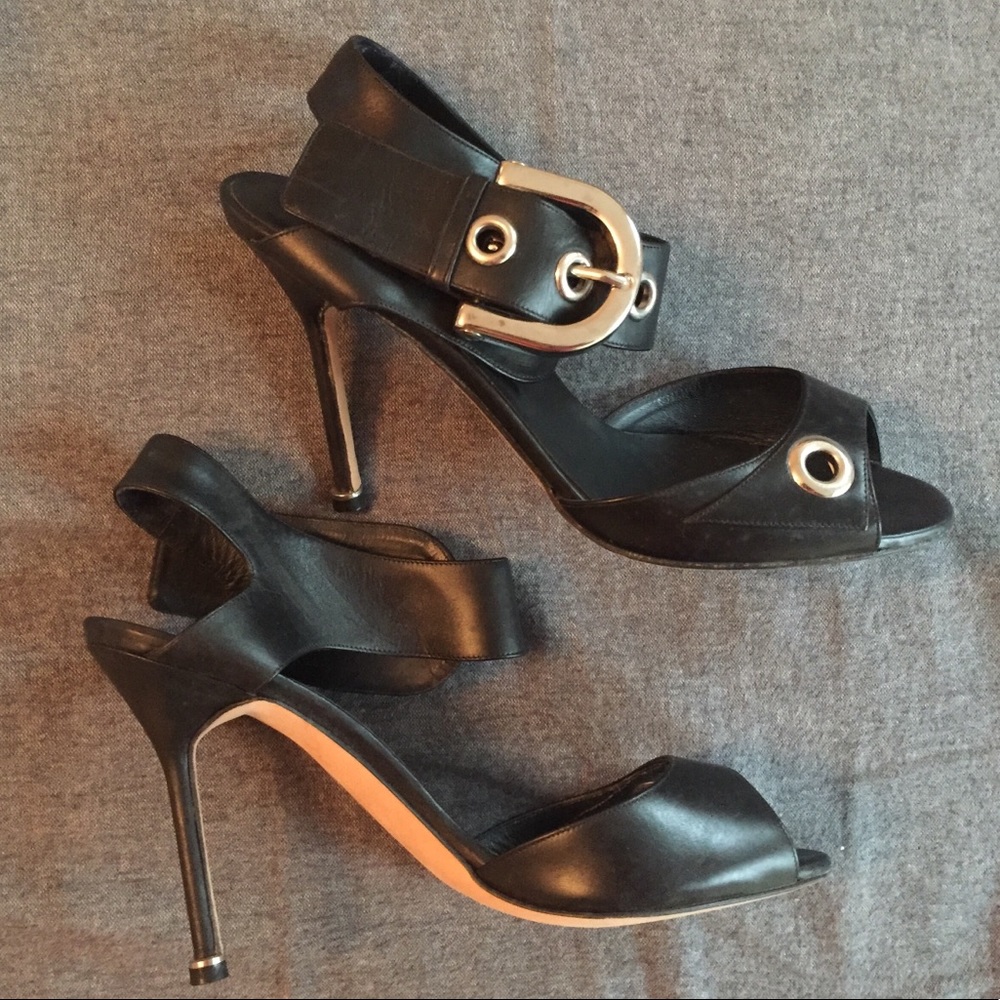 Manolo Blahnik M-Koyu Buckle
